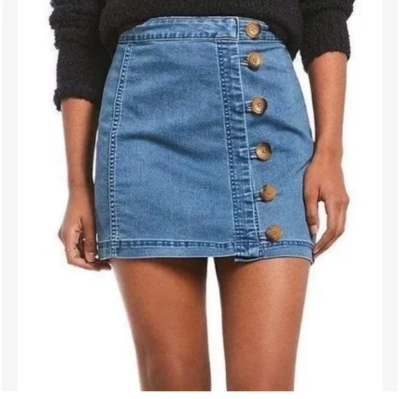 Free People Little Daisies Medium Wash Denim Button Front Mini Skirt Size 4 - Picture 3 of 7
